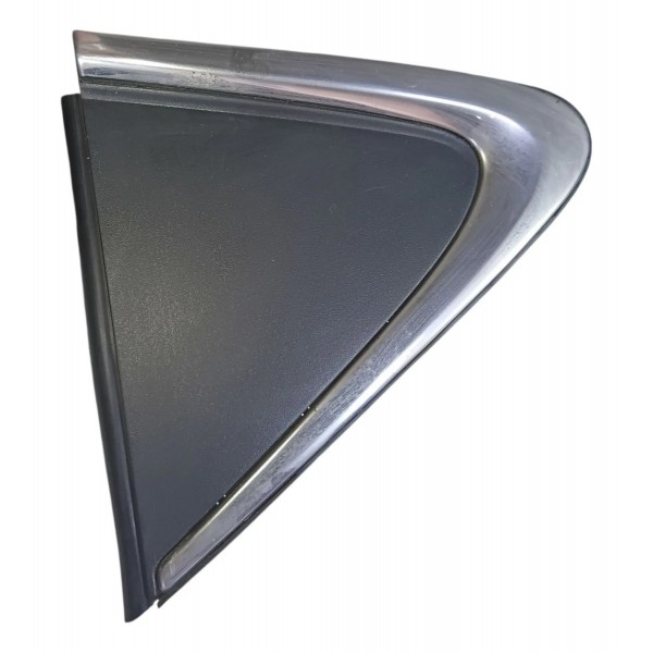 Moldura Externa Direita Onix Plus 2019 A 2020