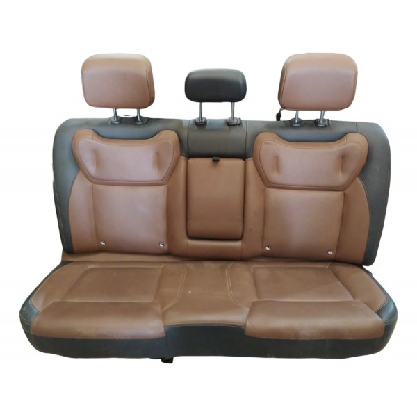 Banco Traseiro Rampage Couro 2024 Marrom-claro