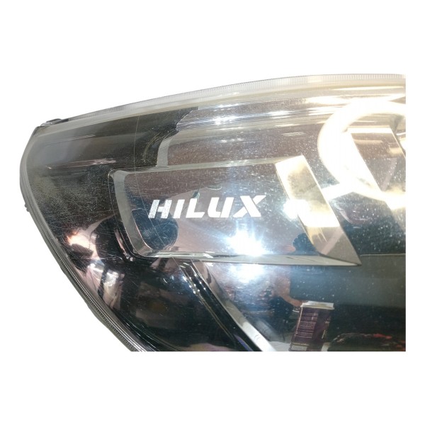 Farol Direito Toyota Hilux 2016 2018 Original Com Detalhe