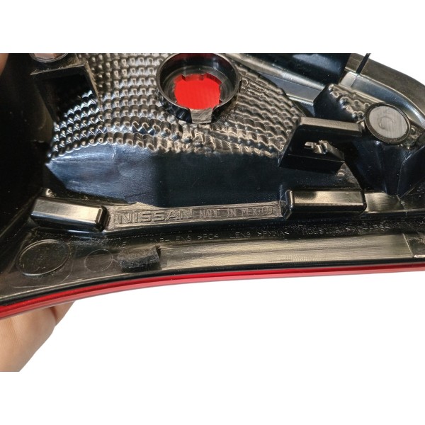 Lanterna Le Tampa De Mala Nissan Kicks 2016 2020 Original
