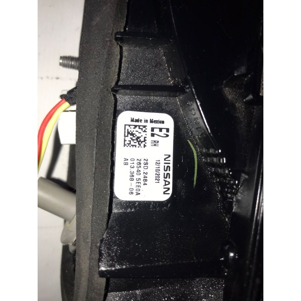 Lanterna Tampa Tras Nissan Versa Ld 2020 2022 Original