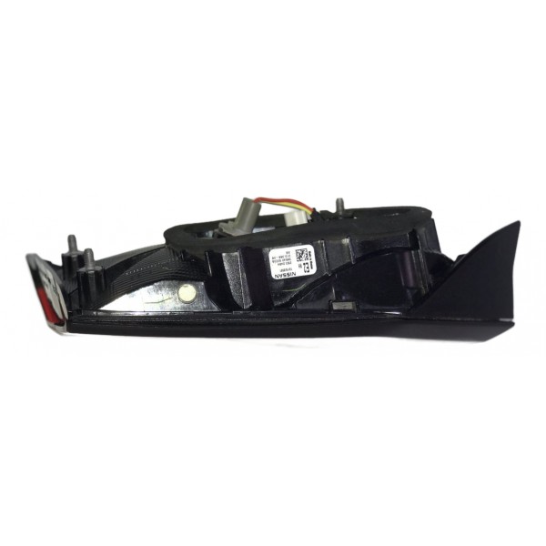 Lanterna Tampa Tras Nissan Versa Ld 2020 2022 Original