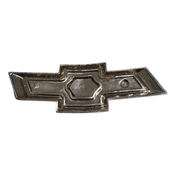 Emblema Grade Radiador Dianteiro Chevrolet Celta Prisma Gm Dourado
