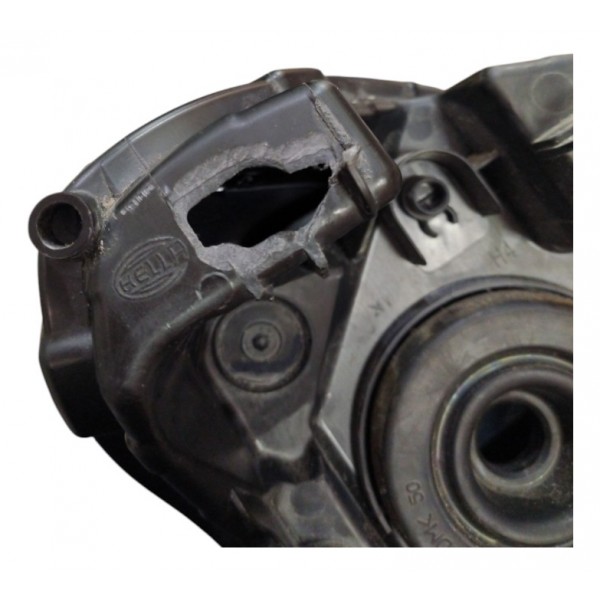 Farol Dianteiro Lenissan Versa 2015 2021 C Detalhe