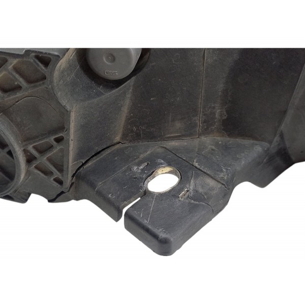 Farol Dianteiro Esquerdo Fiat Toro 2016 2023 Detalhe