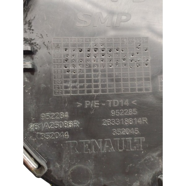 Moldura Farol De Milha Sandero Ld 2015 2019 C Detalhe
