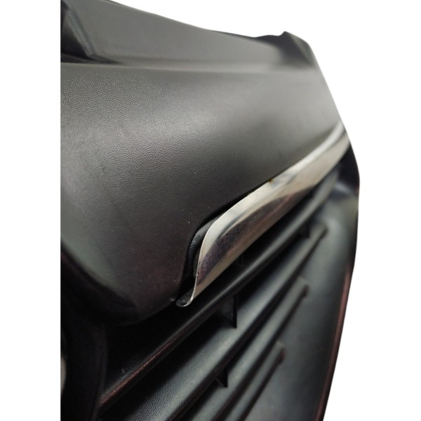 Grade Diant Renault Sandero 2013 2021 C Detalhe (usado)