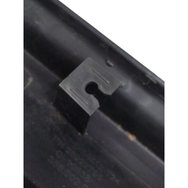 Moldura Soleira Tracker Ld 2020 2023 C Detalhe (usado)