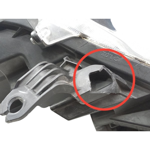 Farol Diant Esquerdo Toyota Corolla 2019 2022 Usado Detalhe