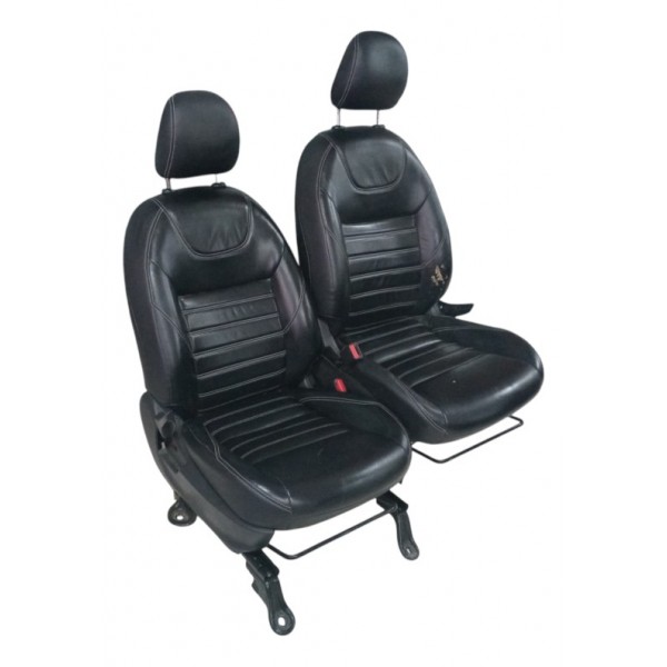 Jogo Bancos Em Couro Nissan Kicks 2017 2021 Original Detalhe