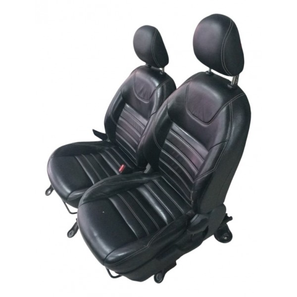 Jogo Bancos Em Couro Nissan Kicks 2017 2021 Original Detalhe